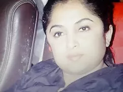 Yardım için türbanlı köylü kadın pornosu Sikme içinde the hallway