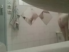 Küçük beyaz kız olgun köylü . Siyah. geri